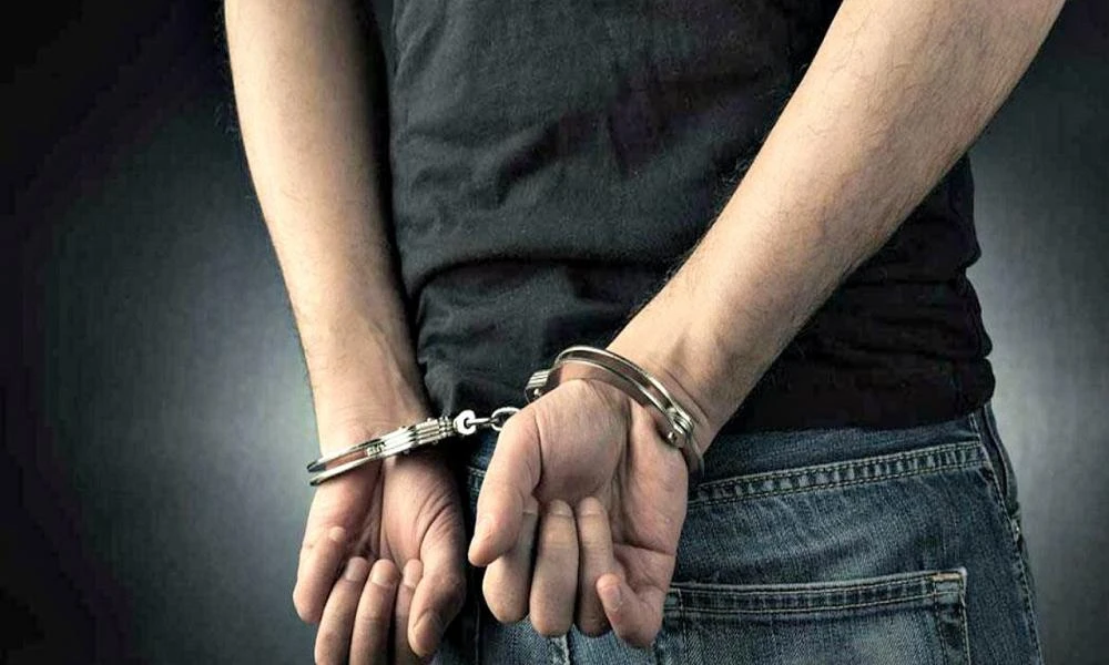 Ηράκλειο: Συνελήφθη άντρας επειδή χαστούκιζε τη γυναίκα του στο δρόμο